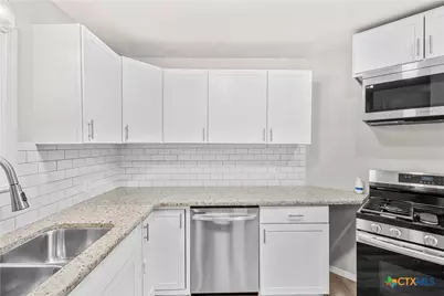 1611 S 33rd Street, Temple, TX 76504 - Photo 9