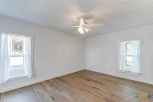12802 County Line Rd, Rogers, TX 76569 - Photo 15