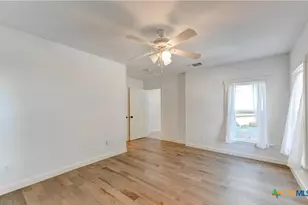 12802 County Line Rd, Rogers, TX 76569 - Photo 9