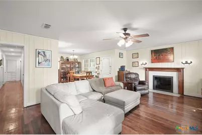 1320 W San Antonio Street, Lockhart, TX 78644 - Photo 7
