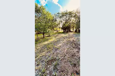1320 Cavett Street, Gonzales, TX 78629 - Photo 3