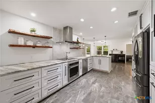 1827 Palace Dr, New Braunfels, TX 78130 - Photo 11