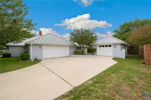 1827 Palace Dr, New Braunfels, TX 78130 - Photo 3