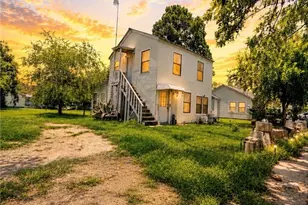 409 N Ave D, Waelder, TX 78959 - Photo 1