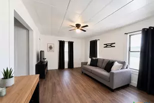 409 N Ave D, Waelder, TX 78959 - Photo 13