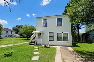409 N Ave D, Waelder, TX 78959 - Photo 3