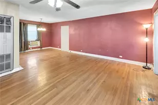1005 Macarthur St, Victoria, TX 77901 - Photo 9