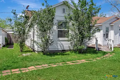 1005 Macarthur Street, Victoria, TX 77901 - Photo 3