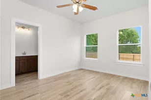 1029 Tabernacle St, Seguin, TX 78155 - Photo 3