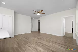 1029 Tabernacle St, Seguin, TX 78155 - Photo 9