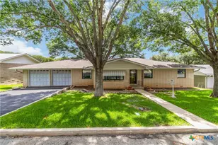 874 Oak Ln, New Braunfels, TX 78130 - Photo 1