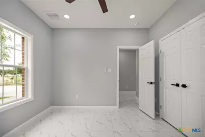 502 Trent Street, Victoria, TX 77905 - Photo 7