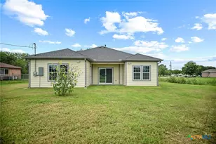 502 Trent St, Victoria, TX 77905 - Photo 7