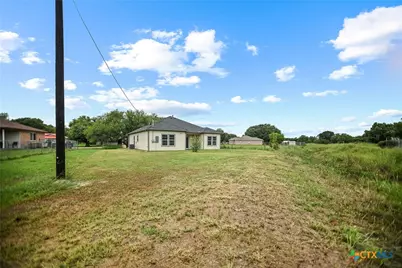 502 Trent Street, Victoria, TX 77905 - Photo 5