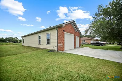 502 Trent Street, Victoria, TX 77905 - Photo 3