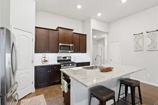 953 Willowbrook Ave, New Braunfels, TX 78130 - Photo 9