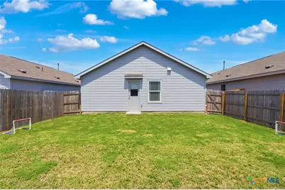 9220 James Bowie, Seguin, TX 78155 - Photo 25