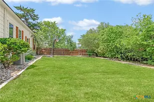 605 E Donegan St, Seguin, TX 78155 - Photo 7
