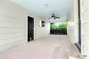 605 E Donegan St, Seguin, TX 78155 - Photo 29