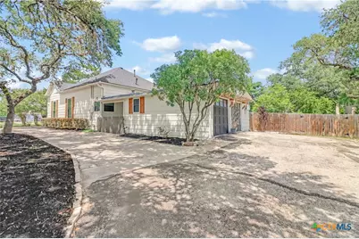 605 E Donegan Street, Seguin, TX 78155 - Photo 33