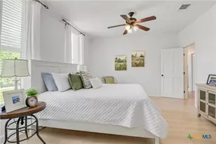 605 E Donegan St, Seguin, TX 78155 - Photo 19