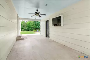605 E Donegan St, Seguin, TX 78155 - Photo 31