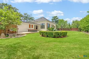 605 E Donegan St, Seguin, TX 78155 - Photo 35