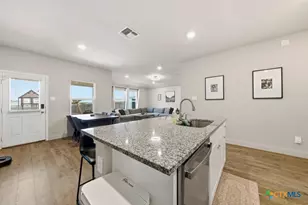 908 Gerardia Ct, Seguin, TX 78155 - Photo 5