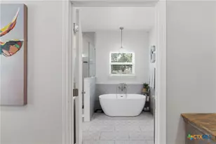 140 Oak Springs Dr, Seguin, TX 78155 - Photo 23