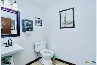 515 N King Street #108, Seguin, TX 78155 - Photo 17