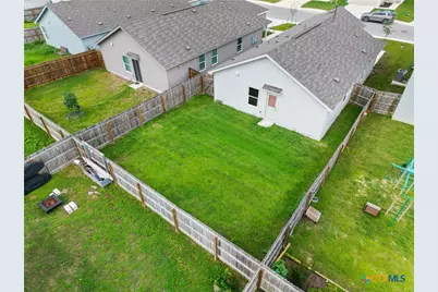 9248 James Bowie, Seguin, TX 78155 - Photo 23