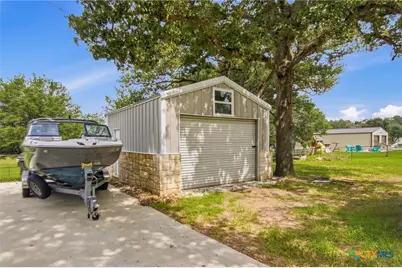 944 West Lake Trail, Victoria, TX 77905 - Photo 29