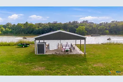 944 West Lake Trail, Victoria, TX 77905 - Photo 5