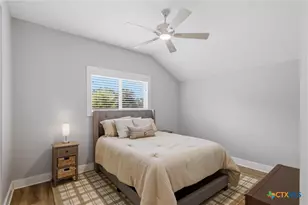 944 W Lake Trail, Victoria, TX 77905 - Photo 19