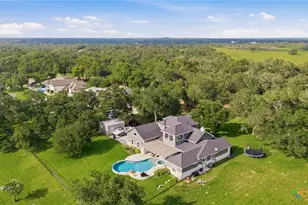 944 W Lake Trail, Victoria, TX 77905 - Photo 7