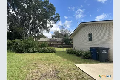 21 Ohio Avenue, New Braunfels, TX 78130 - Photo 13