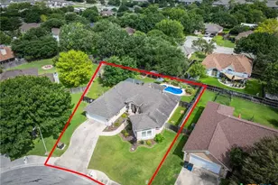 1328 Dime Box Cir, New Braunfels, TX 78130 - Photo 3