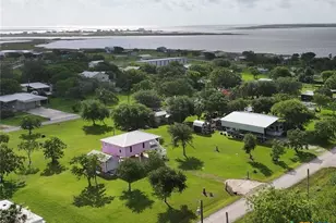 111 Springfield Ave, Port Lavaca, TX 77979 - Photo 5