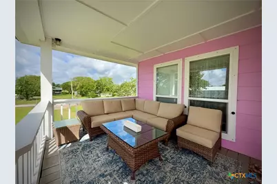 111 Springfield Avenue, Port Lavaca, TX 77979 - Photo 11