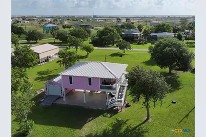 111 Springfield Avenue, Port Lavaca, TX 77979 - Photo 3