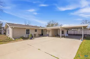 4711 Dahlia Ln, Victoria, TX 77904 - Photo 3