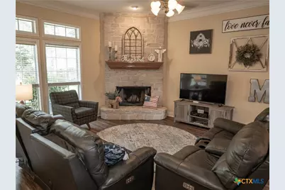 318 Green Gable Drive, Victoria, TX 77904 - Photo 9