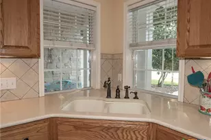 318 Green Gable Dr, Victoria, TX 77904 - Photo 17