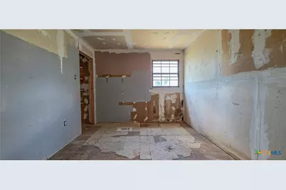 84 Longhorn Road, Stockdale, TX 78160 - Photo 25