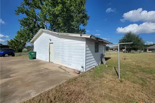 202 W Bobwhite Ln, Harker Heights, TX 76548 - Photo 3
