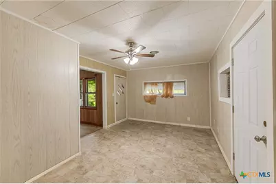 401 Kerr Street, Edna, TX 77957 - Photo 11