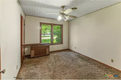 401 Kerr Street, Edna, TX 77957 - Photo 13