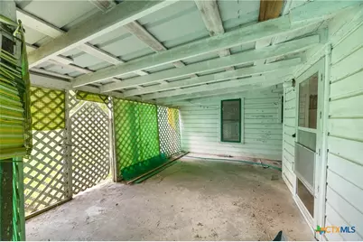 401 Kerr Street, Edna, TX 77957 - Photo 23
