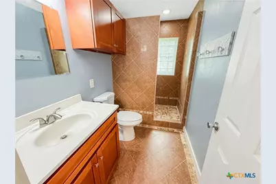 1195 W Coll Street, New Braunfels, TX 78130 - Photo 15