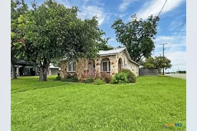 1195 W Coll Street, New Braunfels, TX 78130 - Photo 27